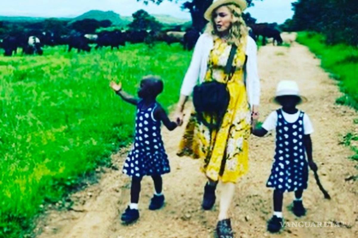 Primera foto de las gemelas de Madonna