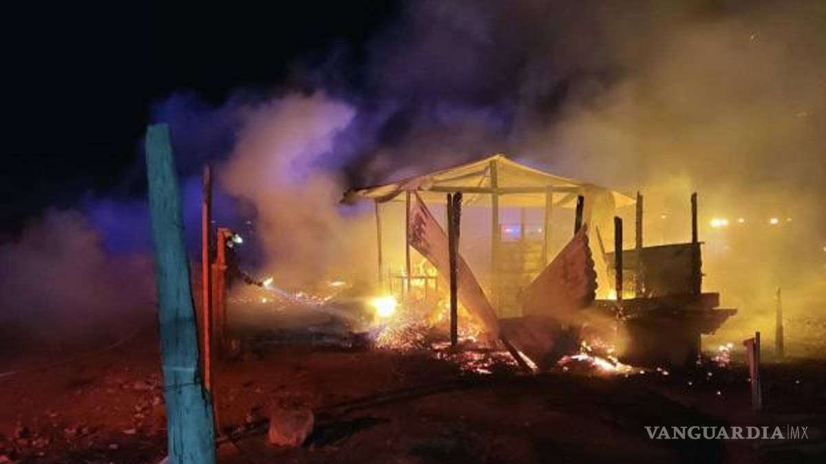 Incendio deja sin techo a familias en la Urbivilla