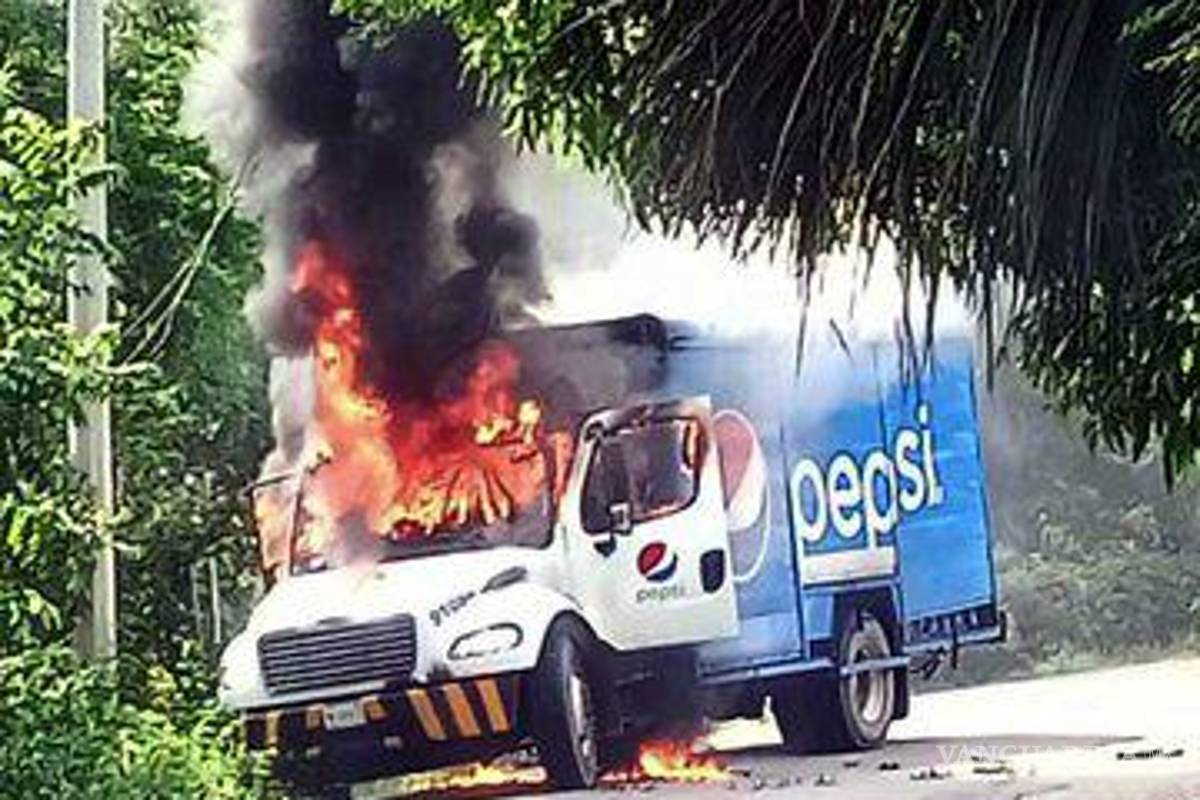 Queman vehículos y comercios en Villahermosa, Tabasco
