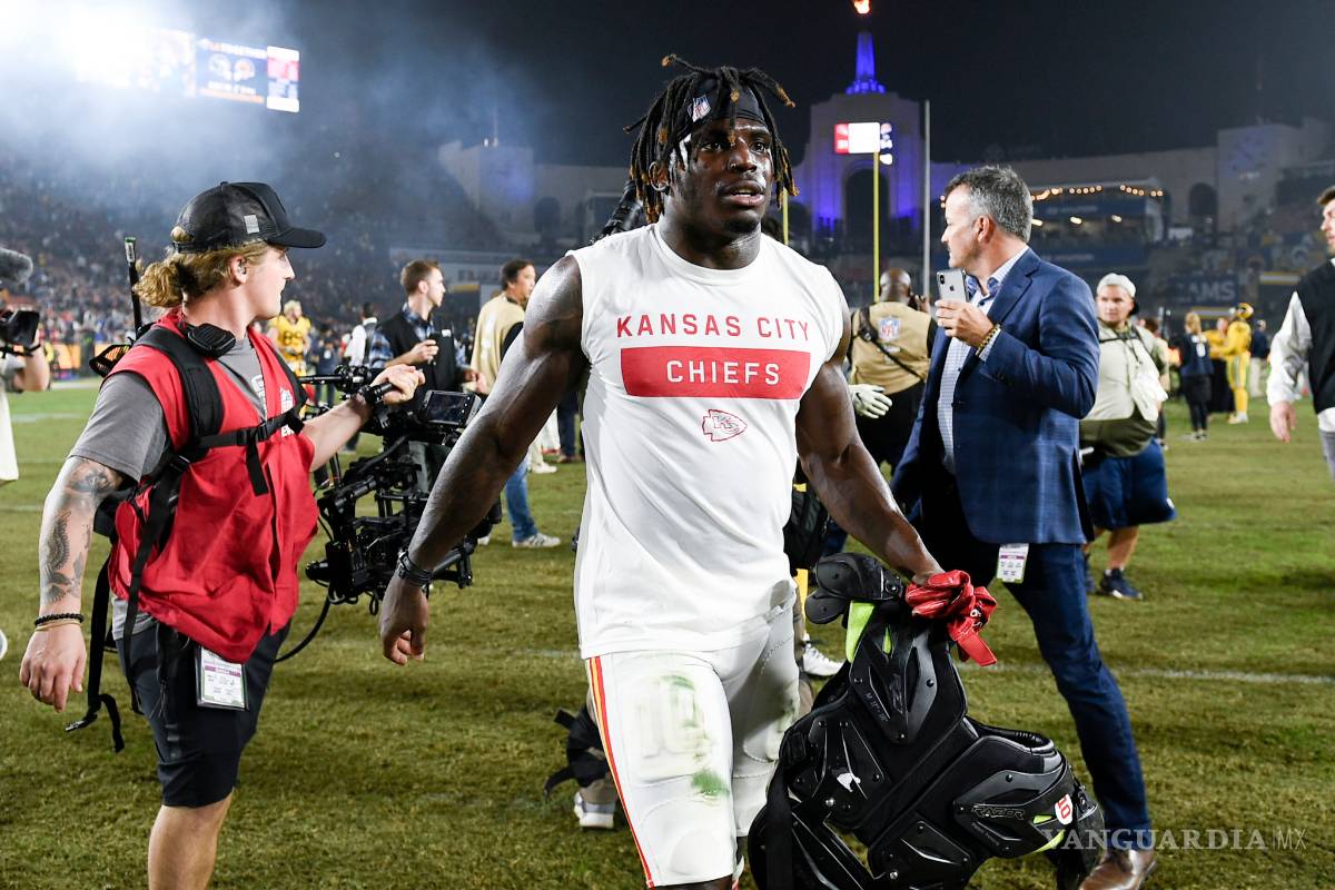 Tyreek Hill golpeó a su hijo y amenazó a su mujer, ahora está en problemas