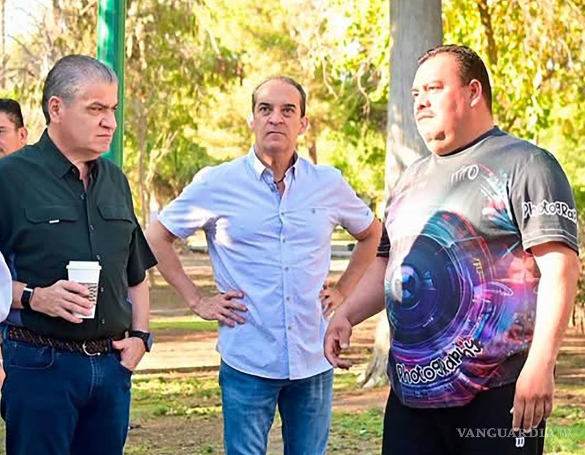 $!Miguel Ángel Riquelme supervisó el avance de las obras en el área verde de la colonia Aalvador Allende.