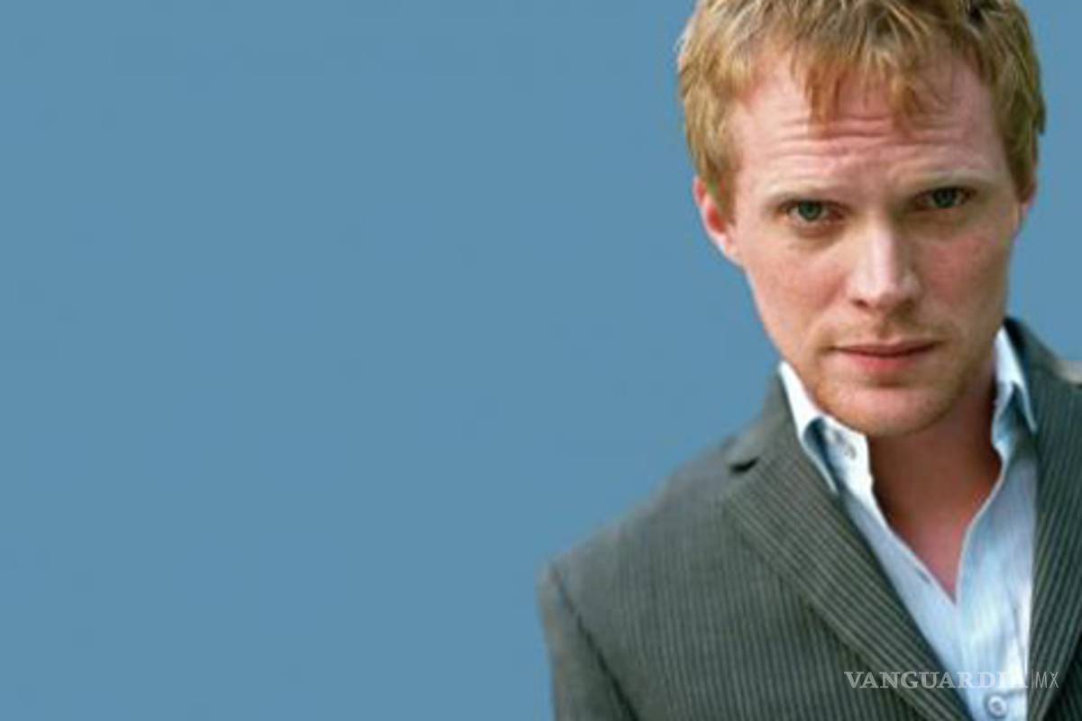 Provoca Bettany suspiros y gritos en alfombra roja del filme `Priest`