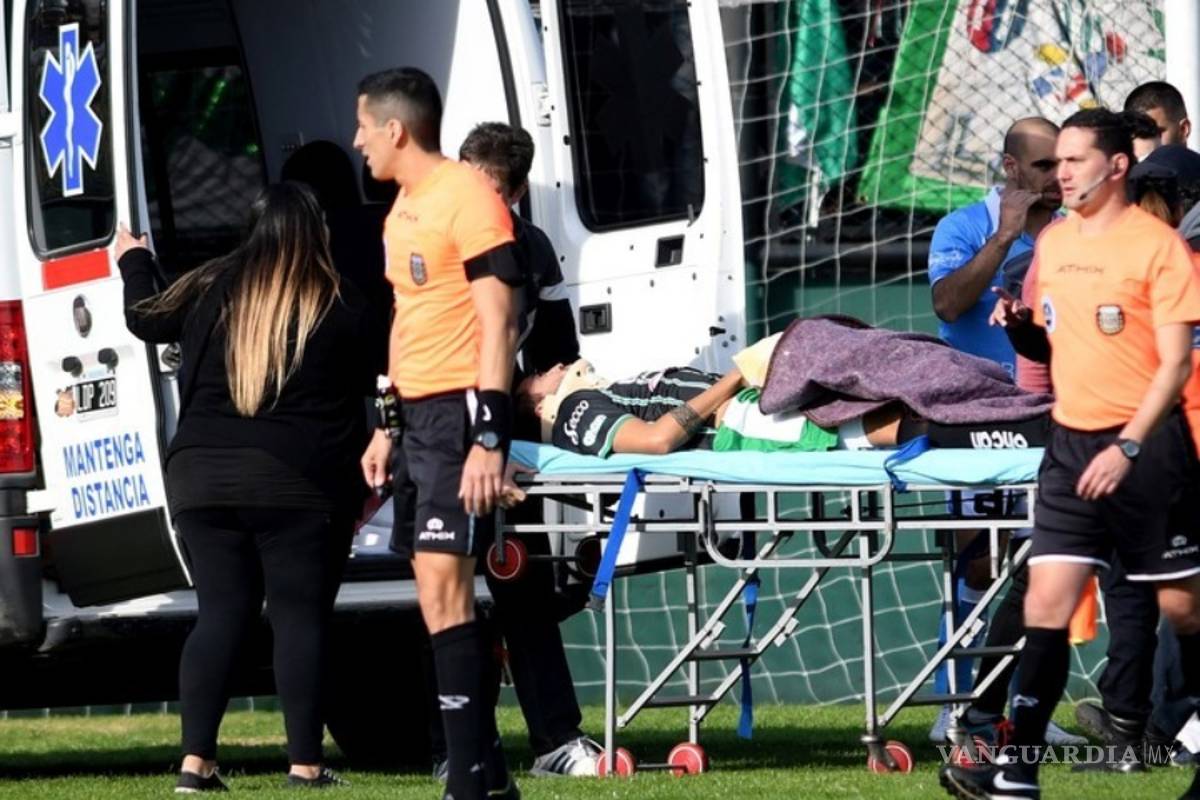 Árbitro salva la vida de futbolista en Argentina