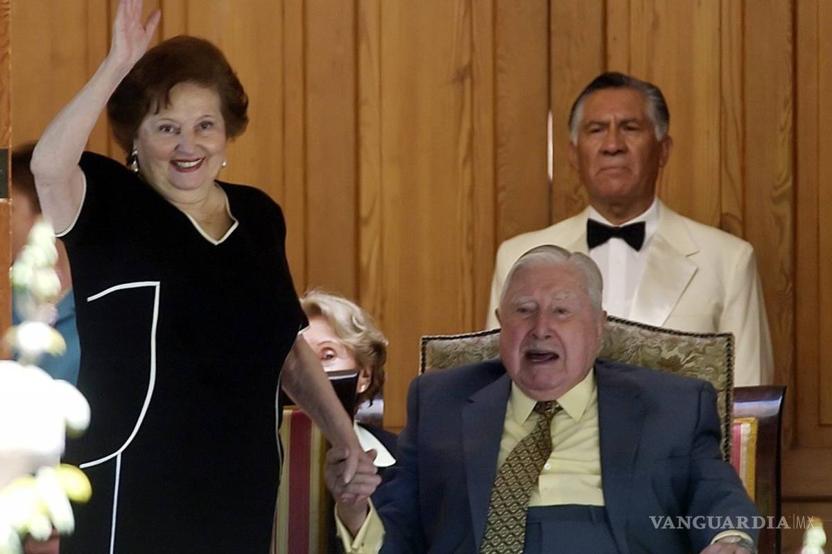 Viuda de Pinochet es hospitalizada por problemas de salud