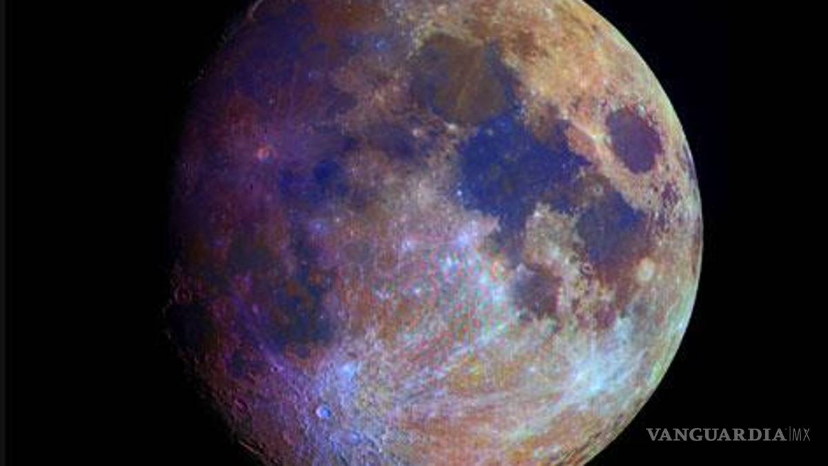 Descubren que la Luna está llena de colores