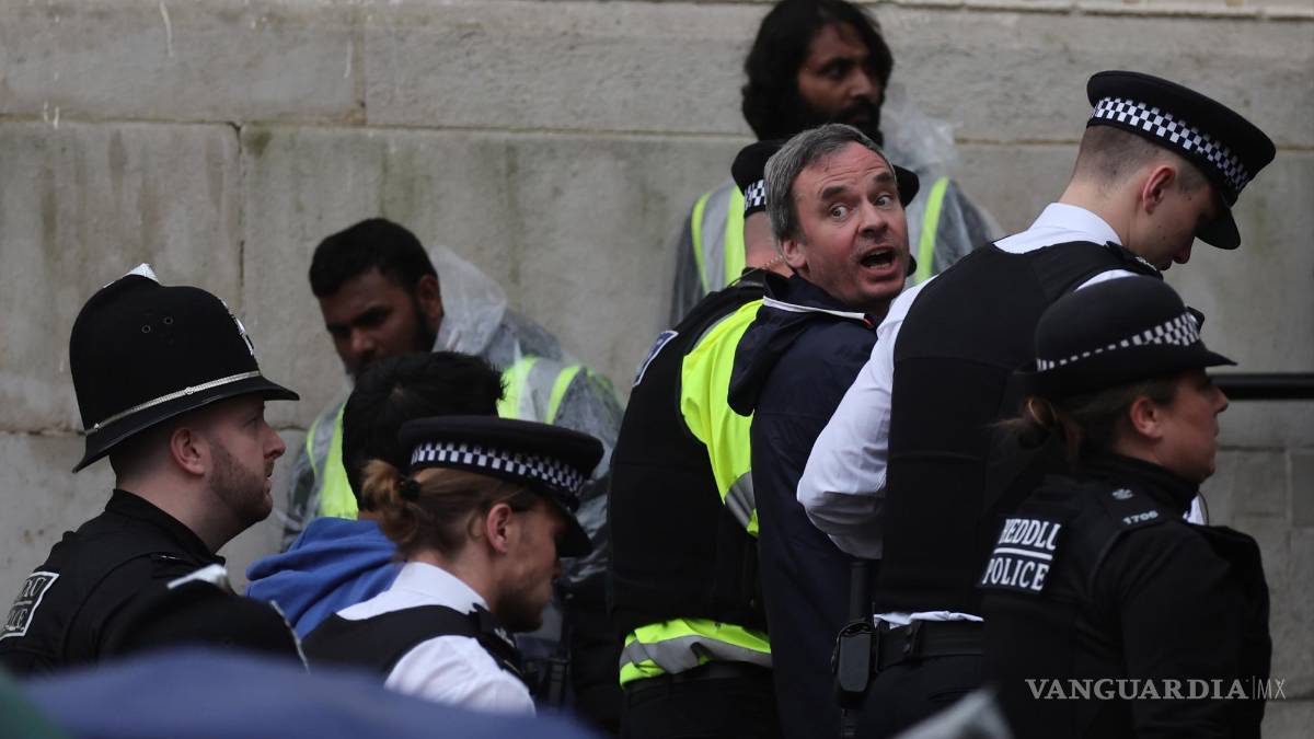 Así inicia el reinado del Carlos III tras una larga espera para ser el monarca británico (fotos)