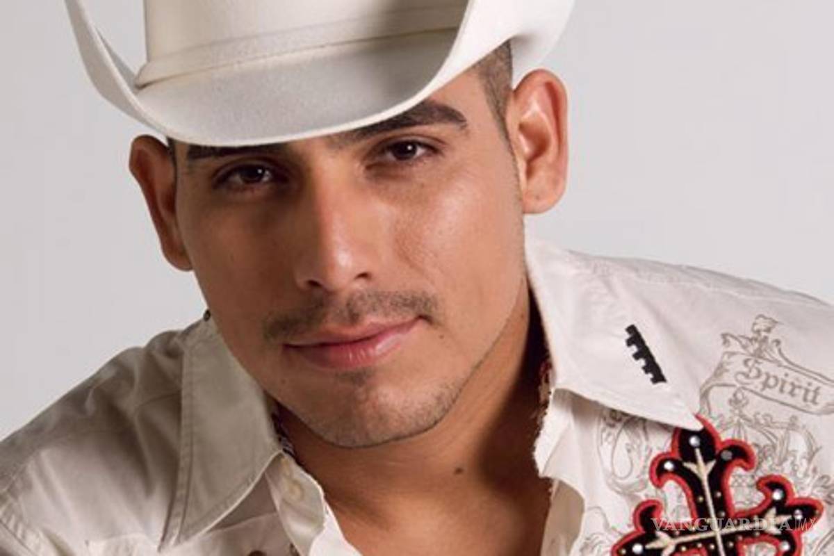 Espinoza Paz reconoce que tiene un hijo