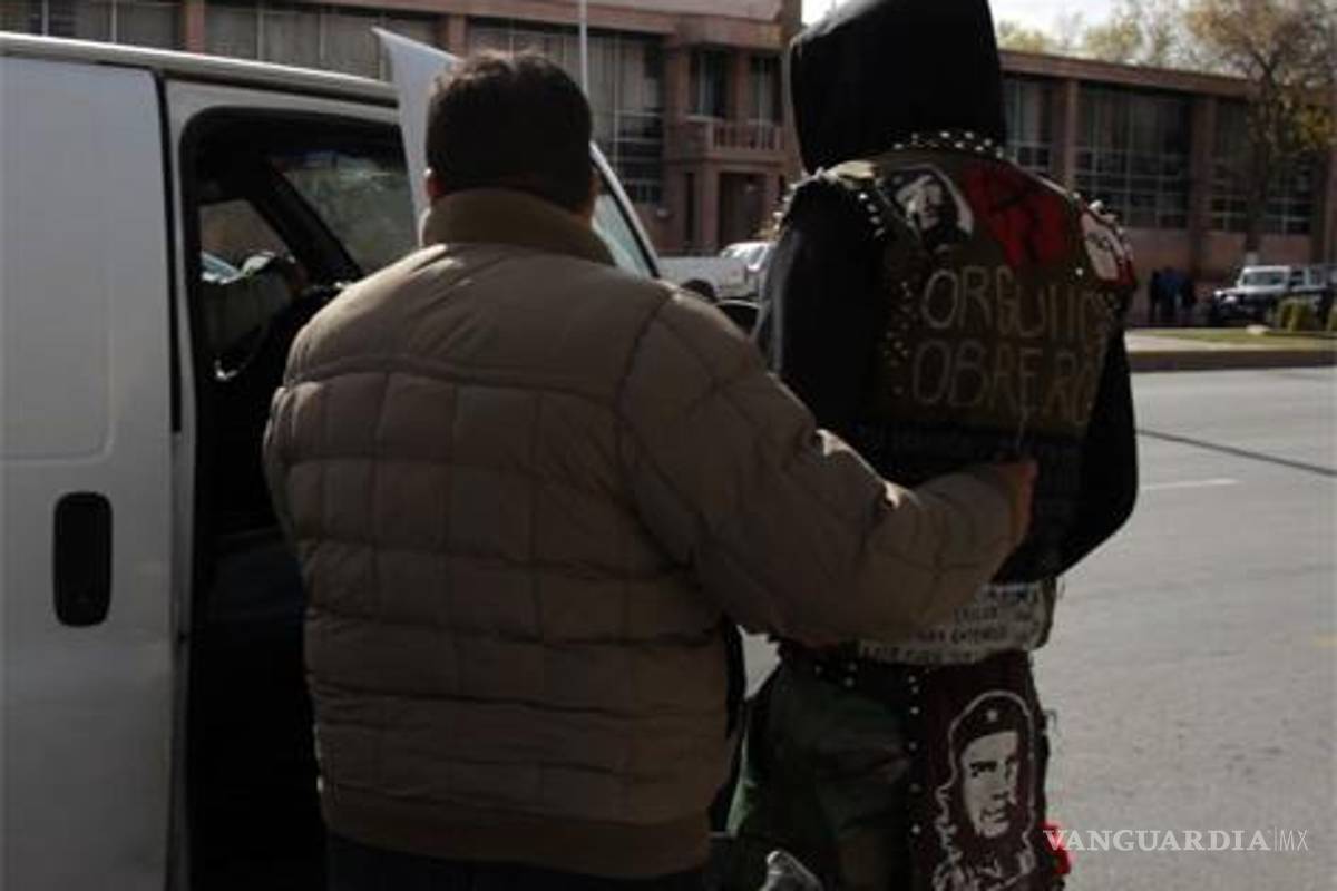 Detiene PGJE a integrante de RUS en manifestación por Saltibus