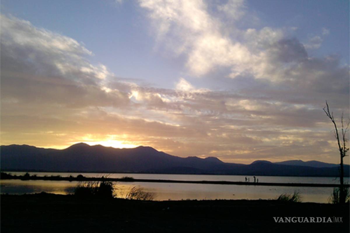 La laguna de Zapotlán vuelve a ser un vertedero de aguas negras
