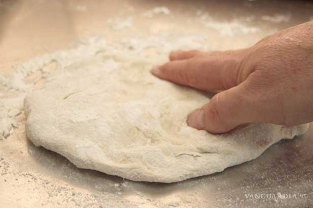 Ladrón confunde bolsa de dinero con masa de pizza