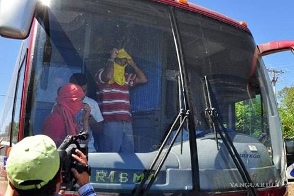 Partidos políticos motivan conflicto de normalistas: Vallejo