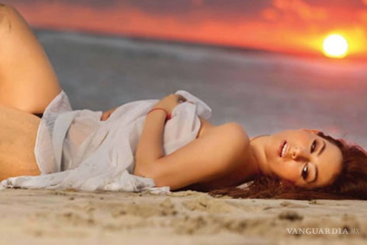 Claudia Lizaldi posa para H (Fotos)