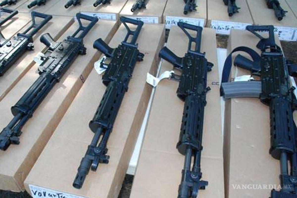 Policía escolar de California compra 14 armas de alto poder