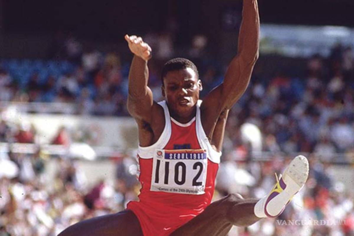 Carl Lewis el "hijo del viento" cumple 50 años