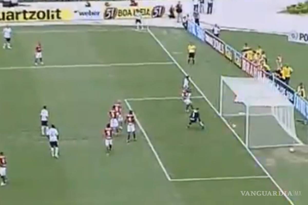 Roberto Carlos anota gol olímpico en Brasil