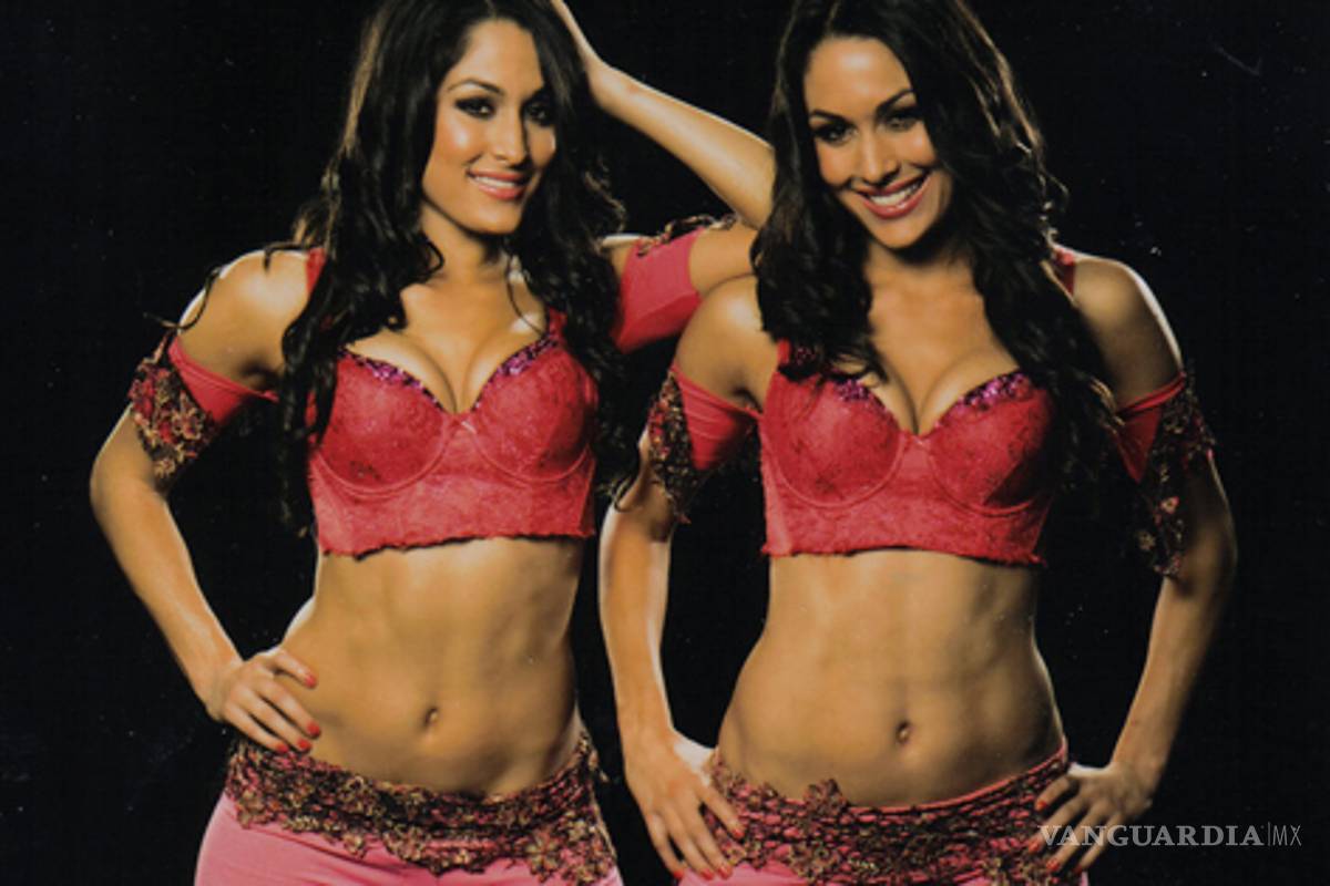 Presumen las "Gemelas Bella" raíces mexicanas en la WWE