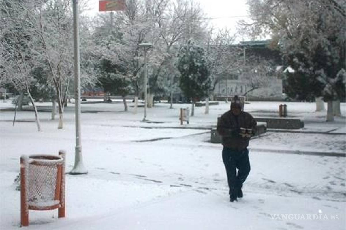 Nevada de casi 30 horas paraliza a Ciudad Juárez