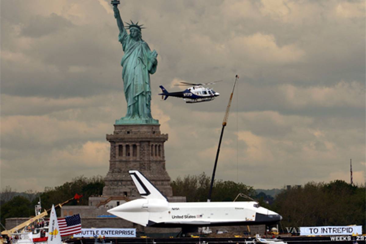 Transbodador Enterprise llega a Nueva York