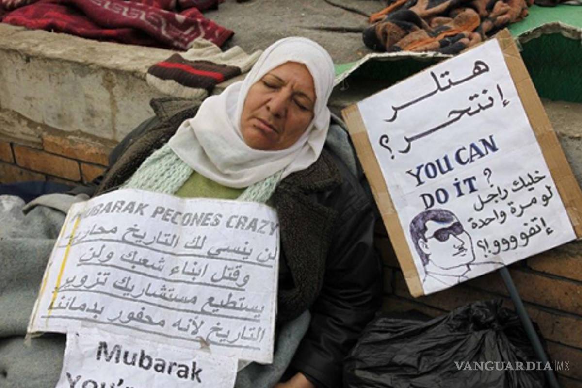 Dimite la cúpula del partido de Hosni Mubarak