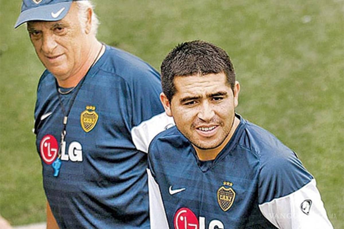 Basile: "Creo que Riquelme no va a jugar en ningún lado, pero seis meses son mucho"