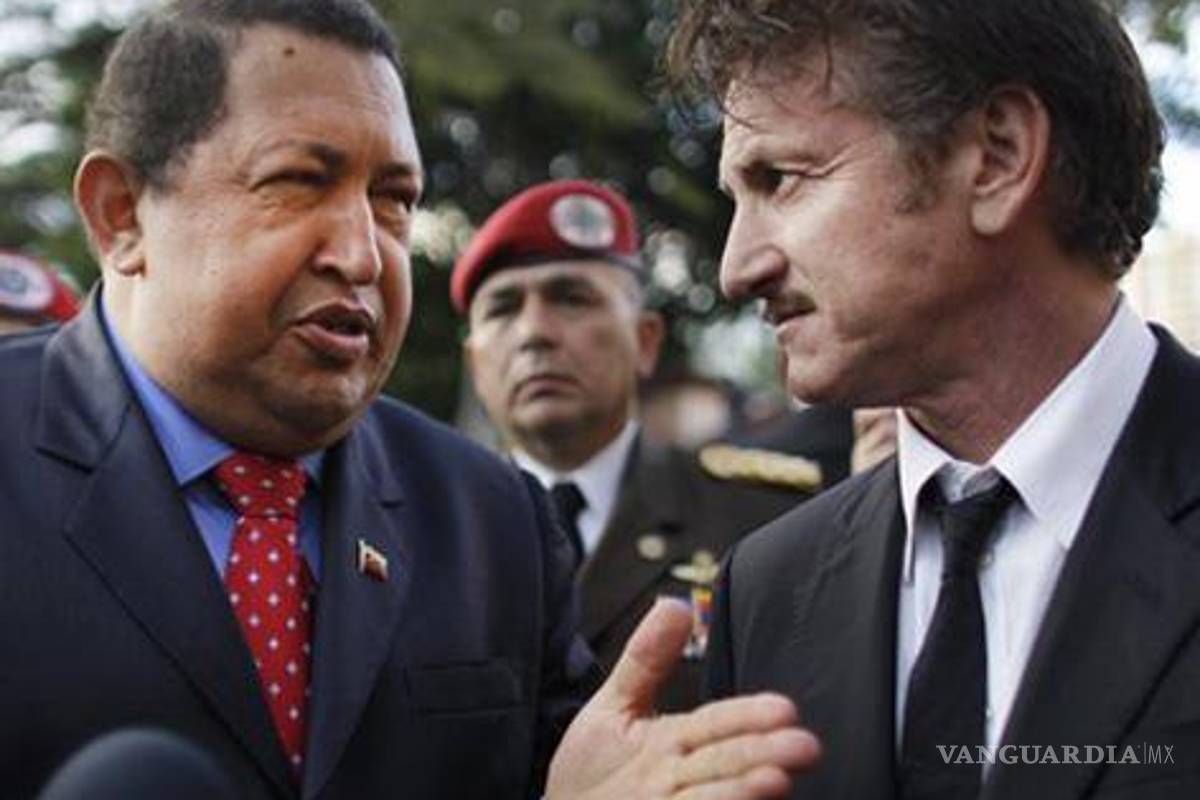 Sean Penn asistió al funeral de su amigo Chávez