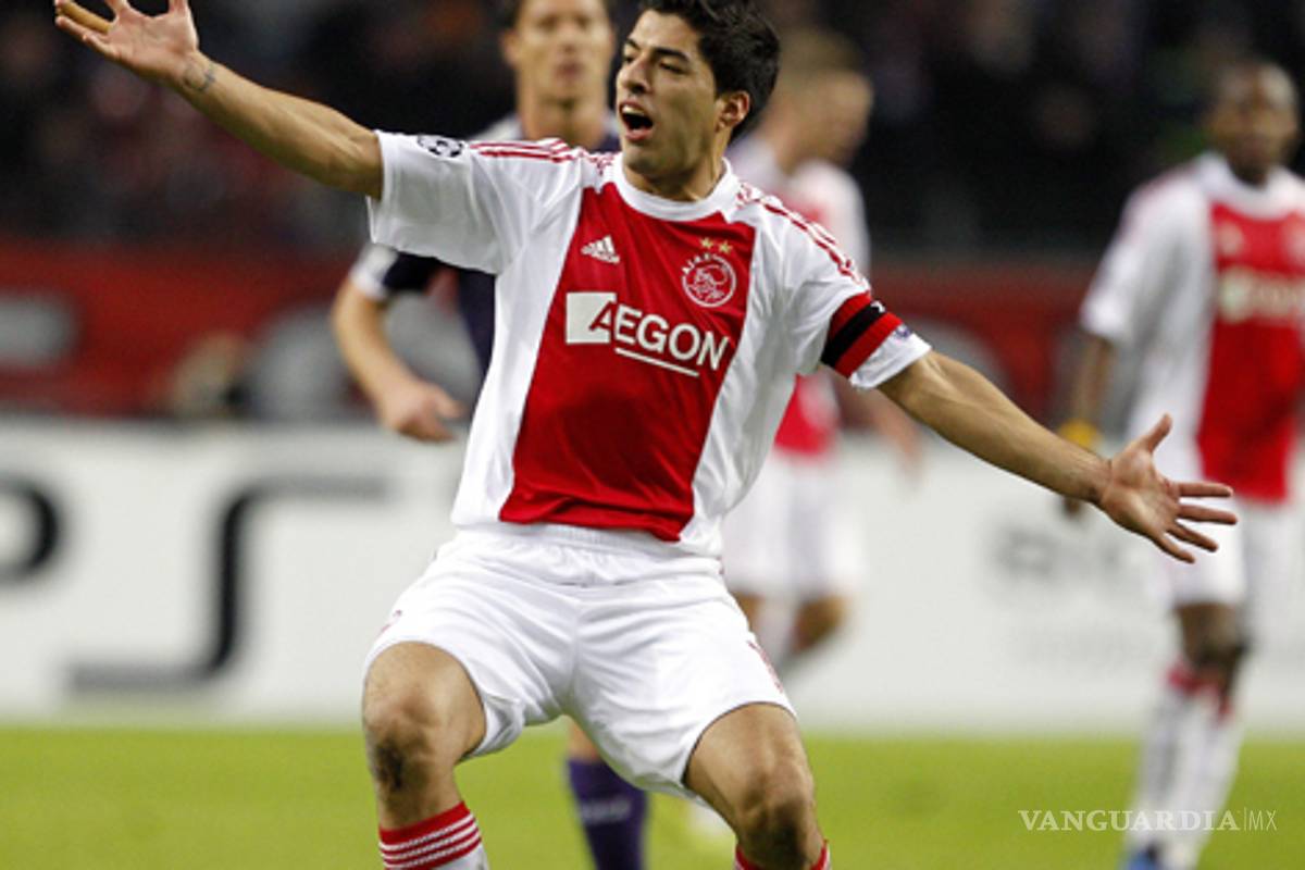 Luis Suárez debuta con el Liverpool