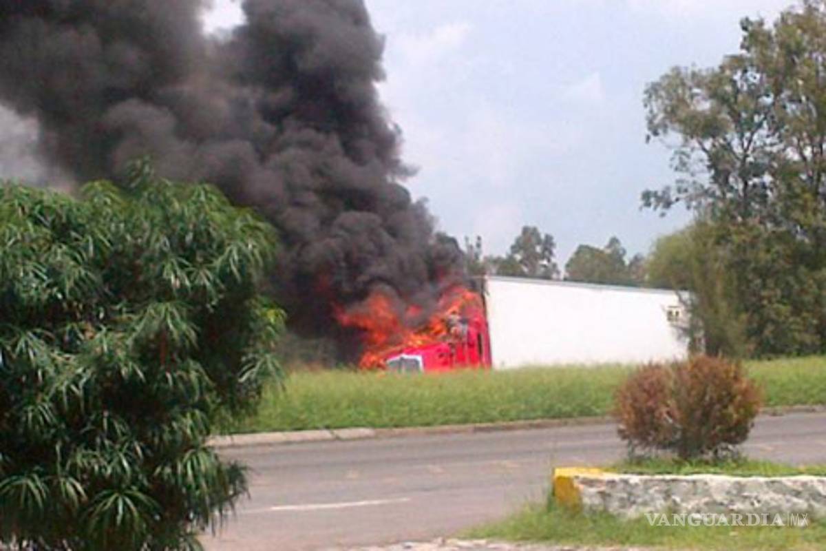 No hubo narcobloqueos, sólo autos quemados: Colima