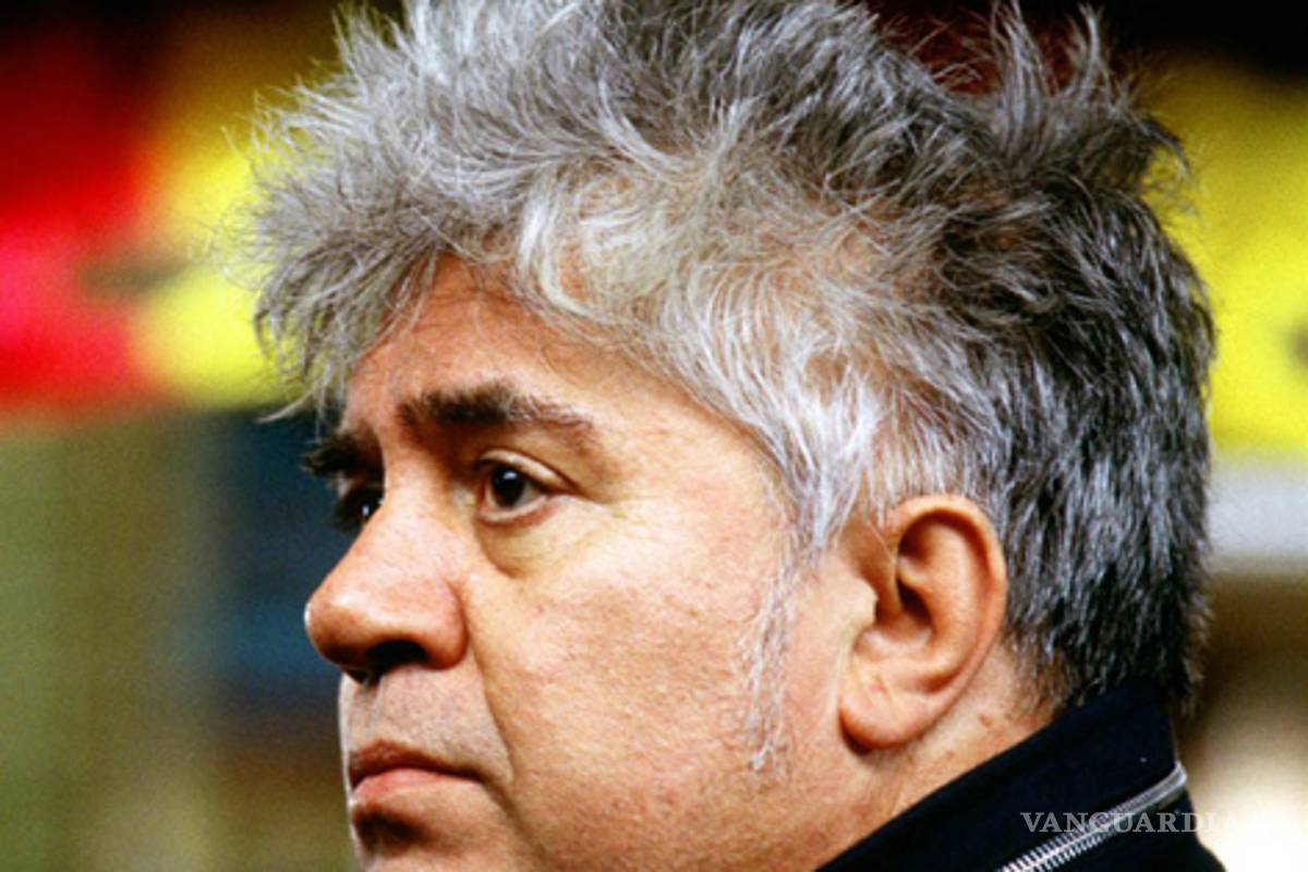 Nueva York homenajea la influencia de Almodóvar en la moda