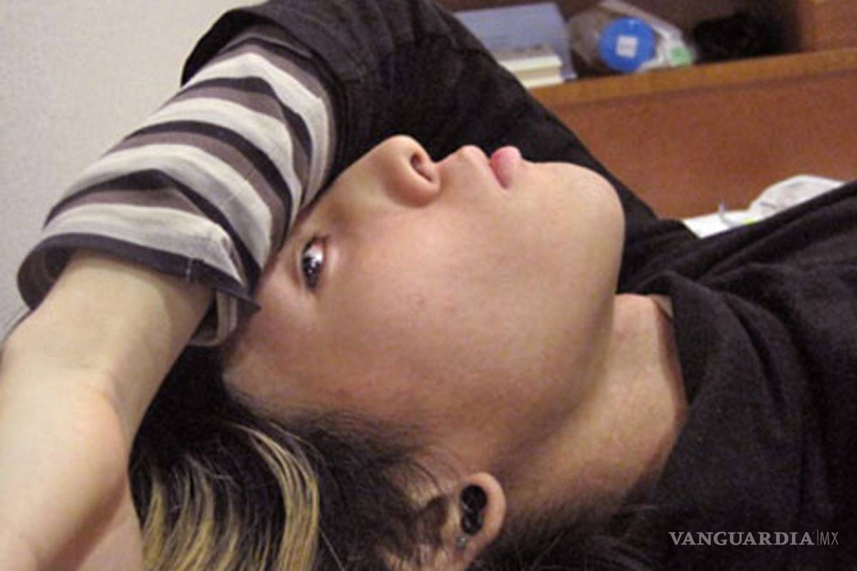 Japonés subasta y cocina sus genitales en un banquete para 5 personas