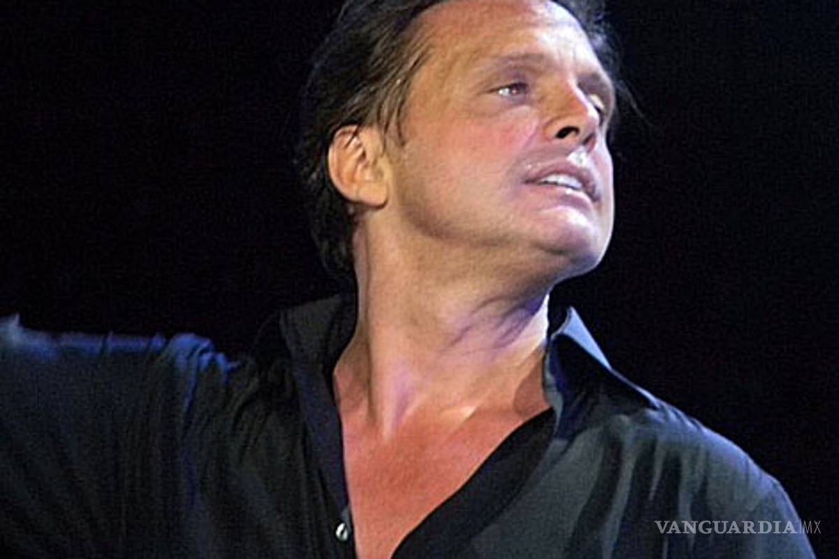 Luis Miguel cautiva a miles de panameños