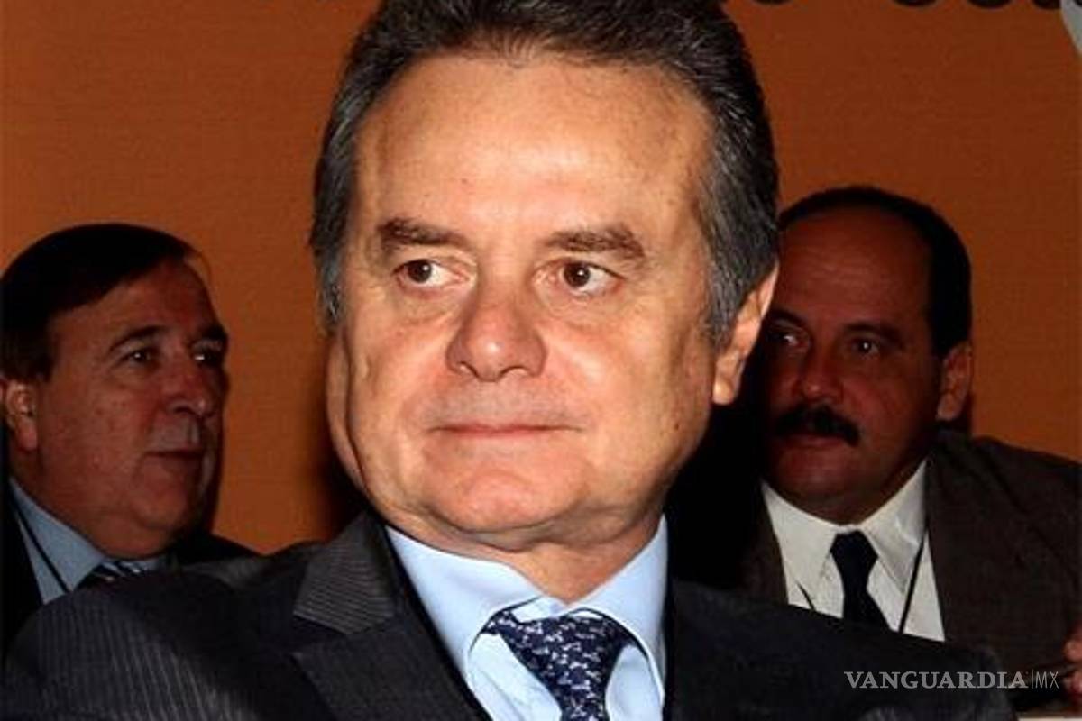 Peña Nieto recibirá un país con claroscuros, afirma Coldwell