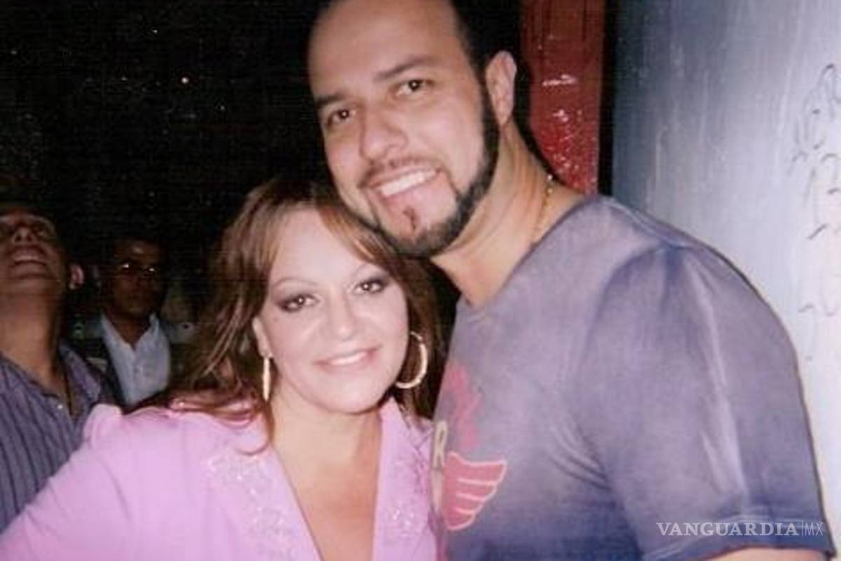Jenni Rivera se divorcia de Loaiza