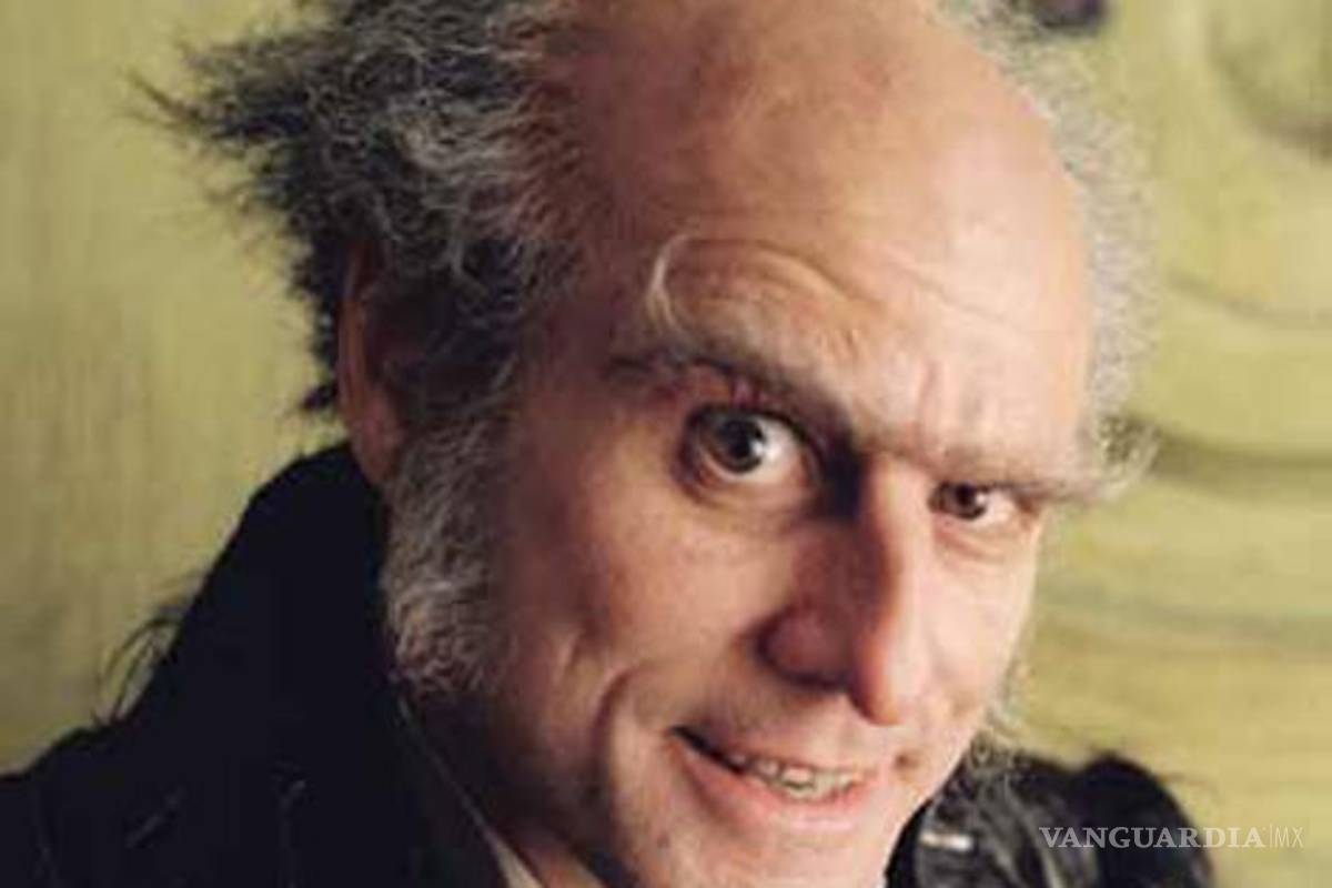 Jim Carrey cumple 50 años, cada vez más rico gracias a sus gestos