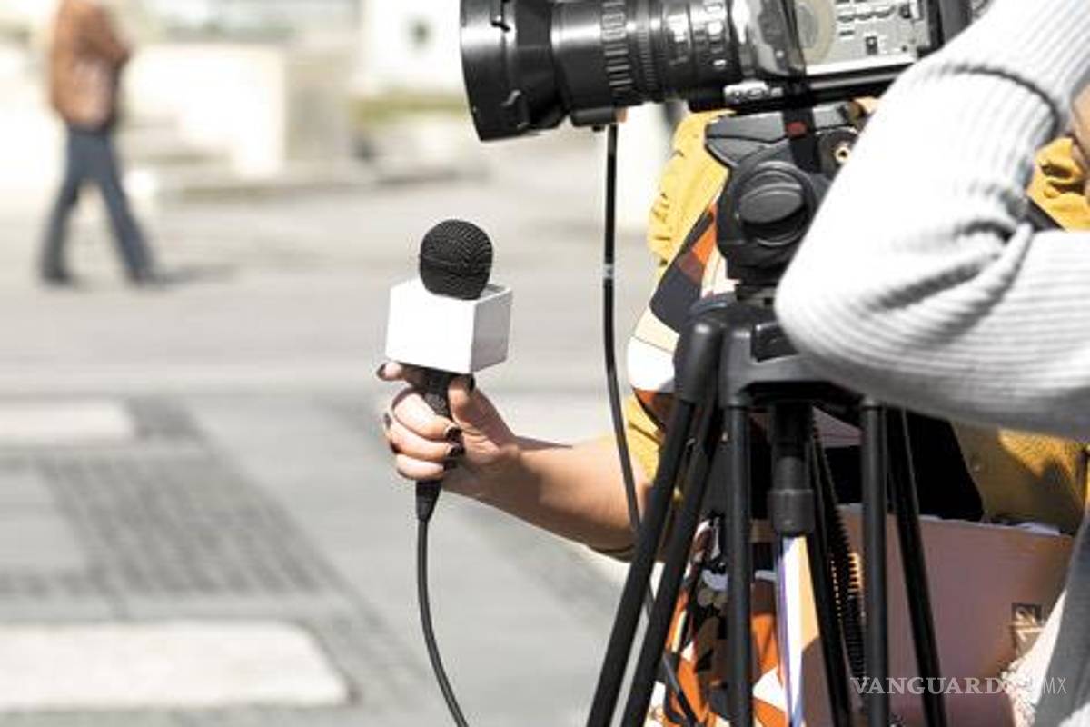 Jefe de Prensa del gobierno agredió a reportera de Canal 12 en Argentina