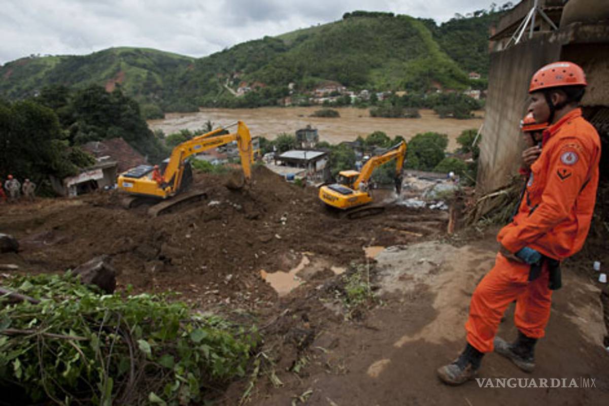 Suman 18 muertos por alud en Brasil