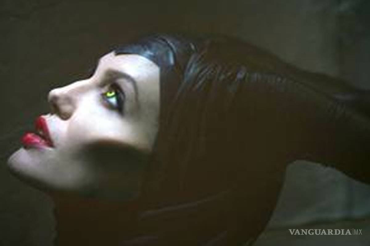 Publican imagen de Jolie como Maléfica