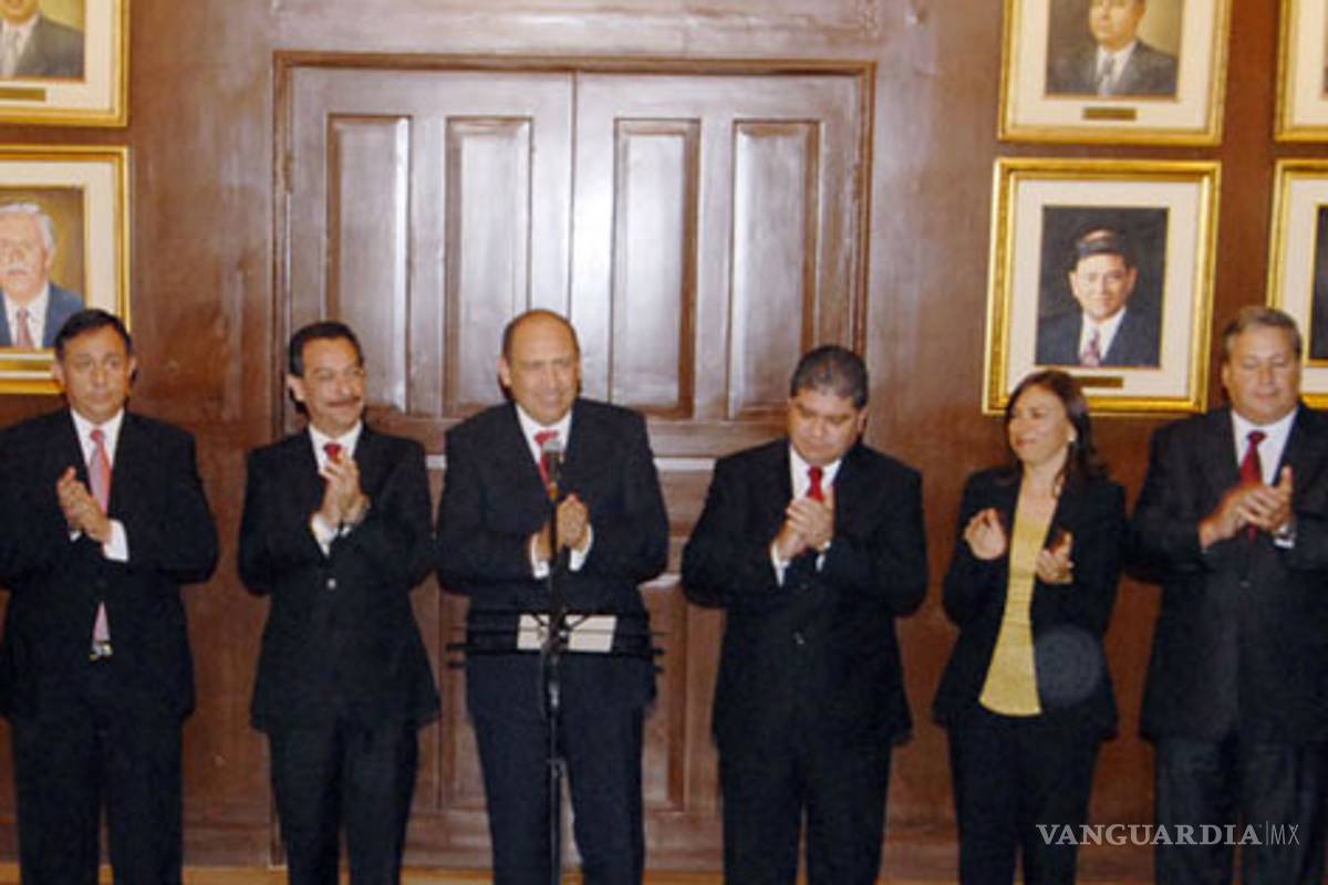 Rinde protesta nuevo gabinete de Rubén Moreira