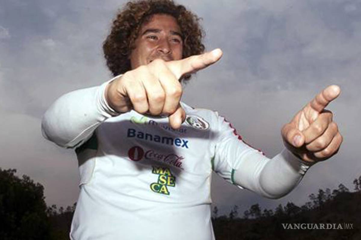 Reconocen a Memo Ochoa en Francia