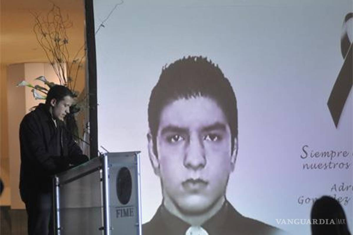Rinden homenaje a joven acribillado en NL