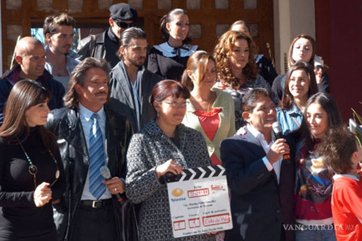 Elenco de Una familia con suerte actuará en vivo