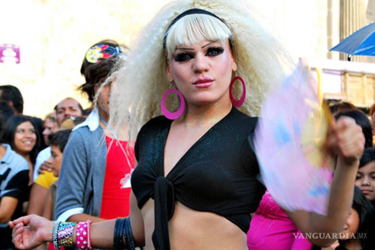 Realizan Primera Marcha del Orgullo LGBTTTI en Zumpango, Guerrero