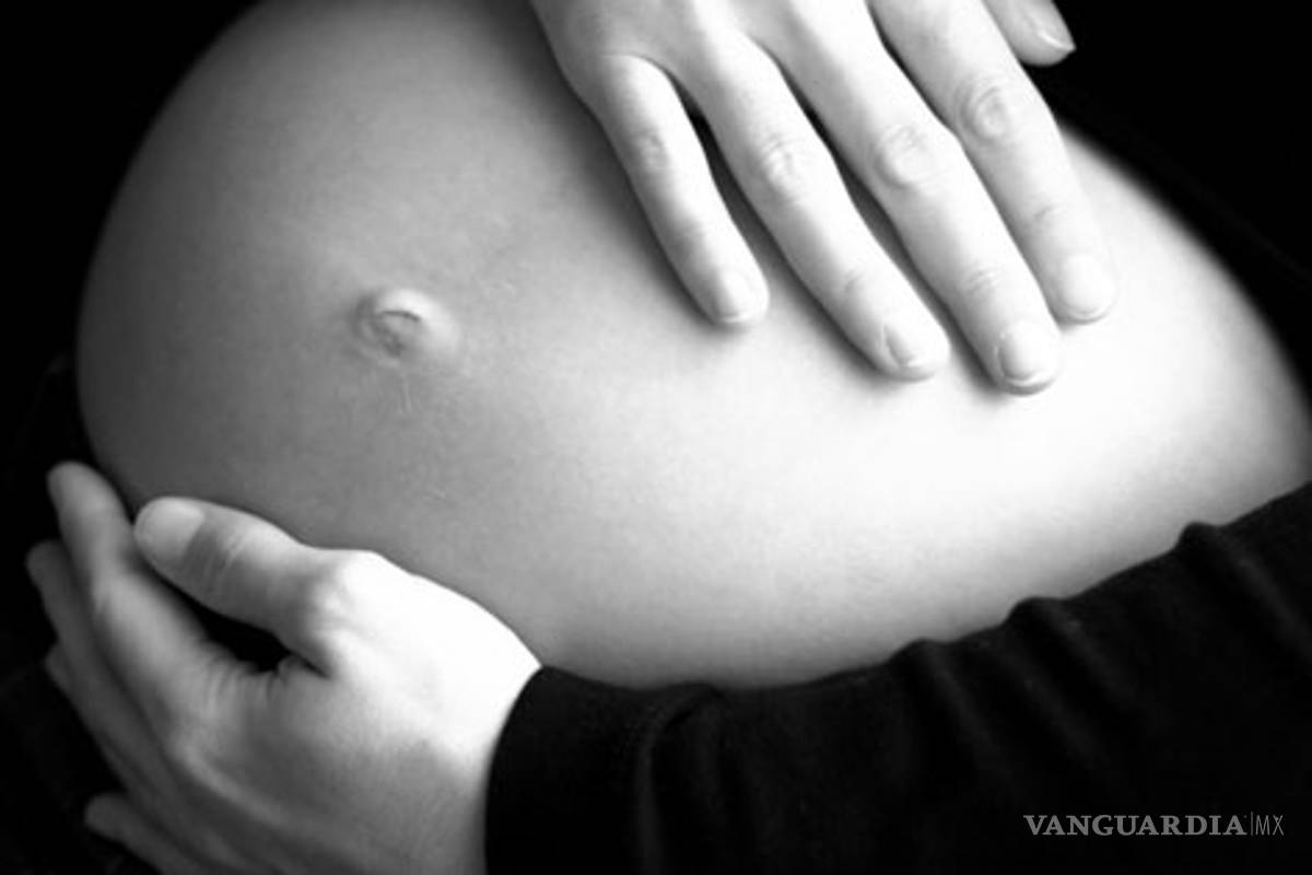 Mortalidad materna, grave problema de salud pública y justicia social: Coneval