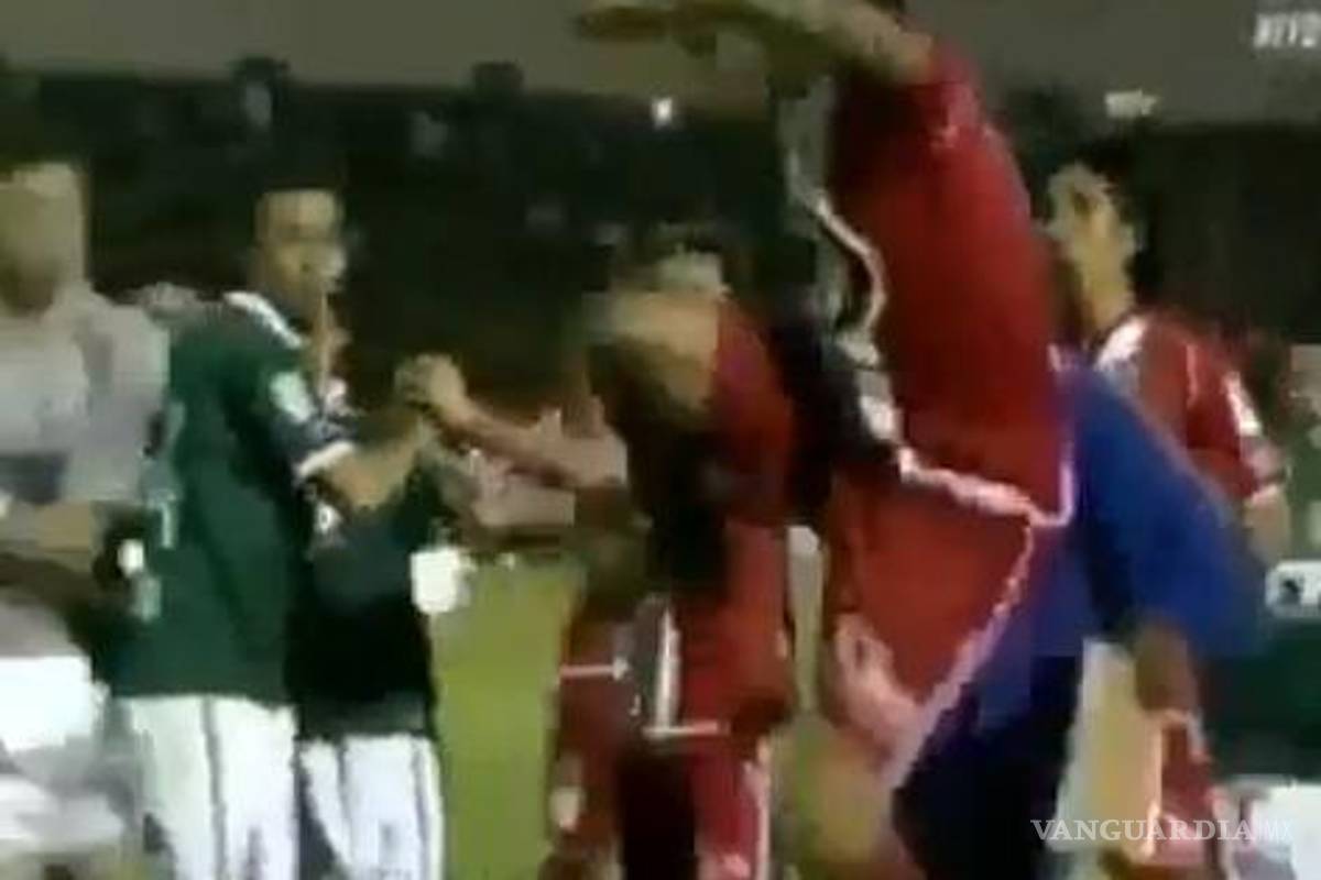 Patada de cárcel en futbol chileno (video)