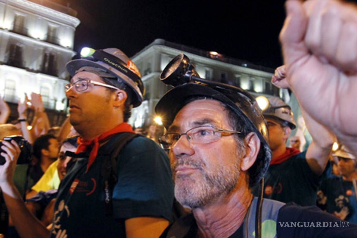 España aprueba duro paquete de ajustes por crisis