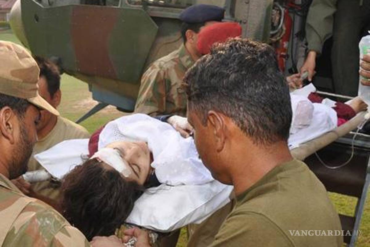 Talibán dispara a niña activista de 15 años en Pakistán