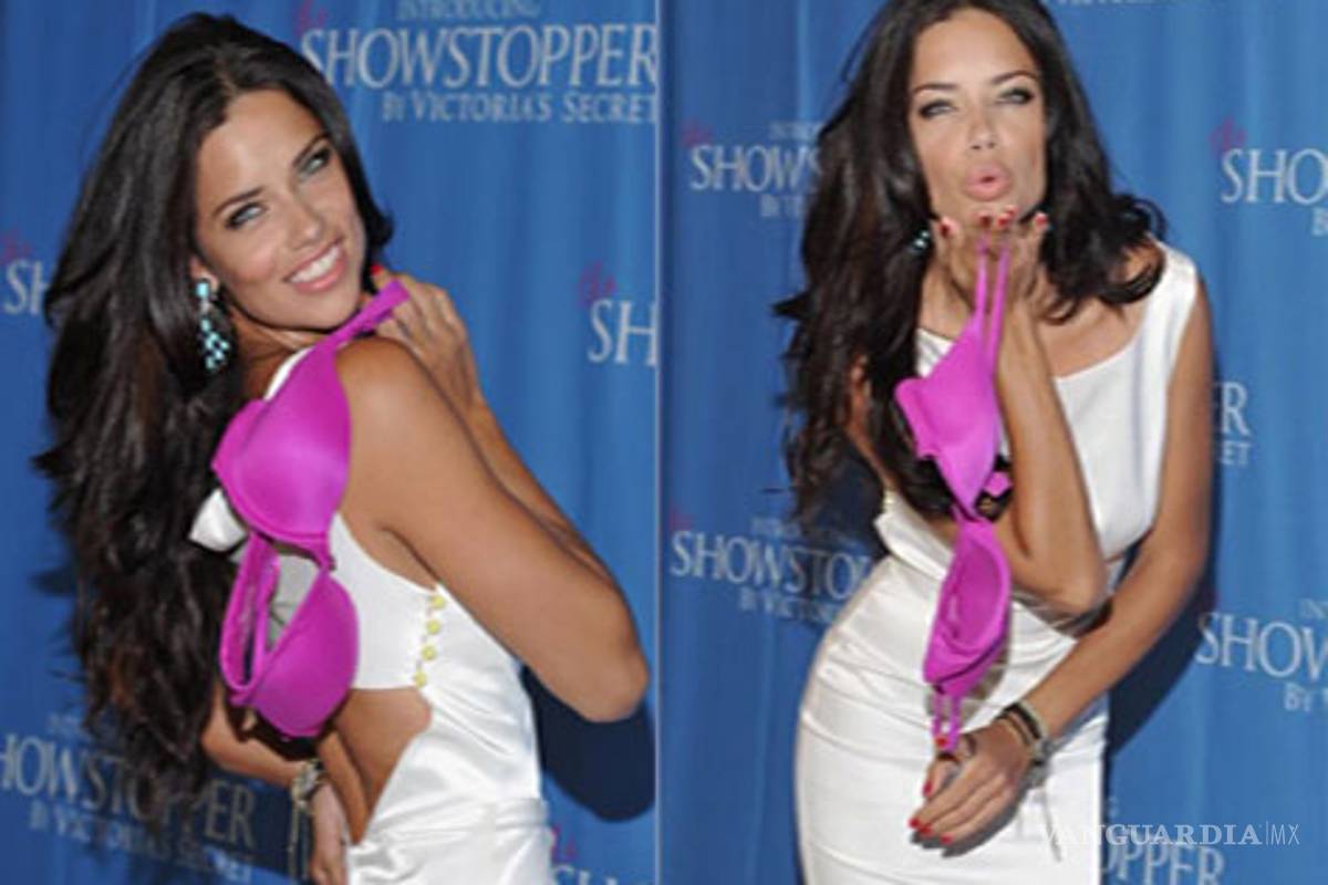 Adriana Lima se quita el sostén