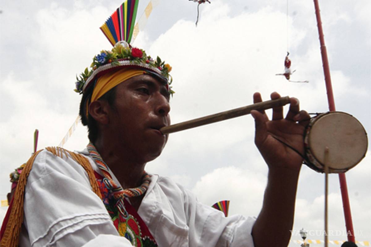 Llevan al MAEV atlas etnográfico de los pueblos indígenas de Veracruz