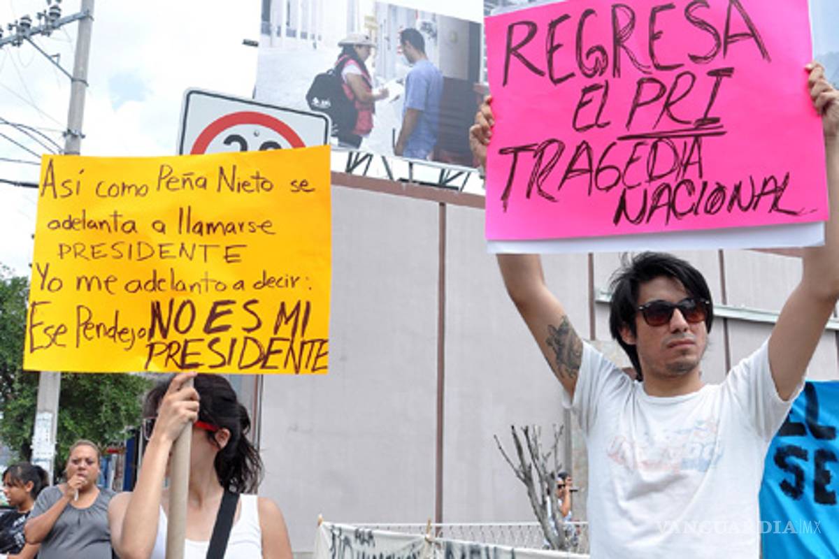 #YoSoy132 se manifiesta en Monterrey: "Despierta México"