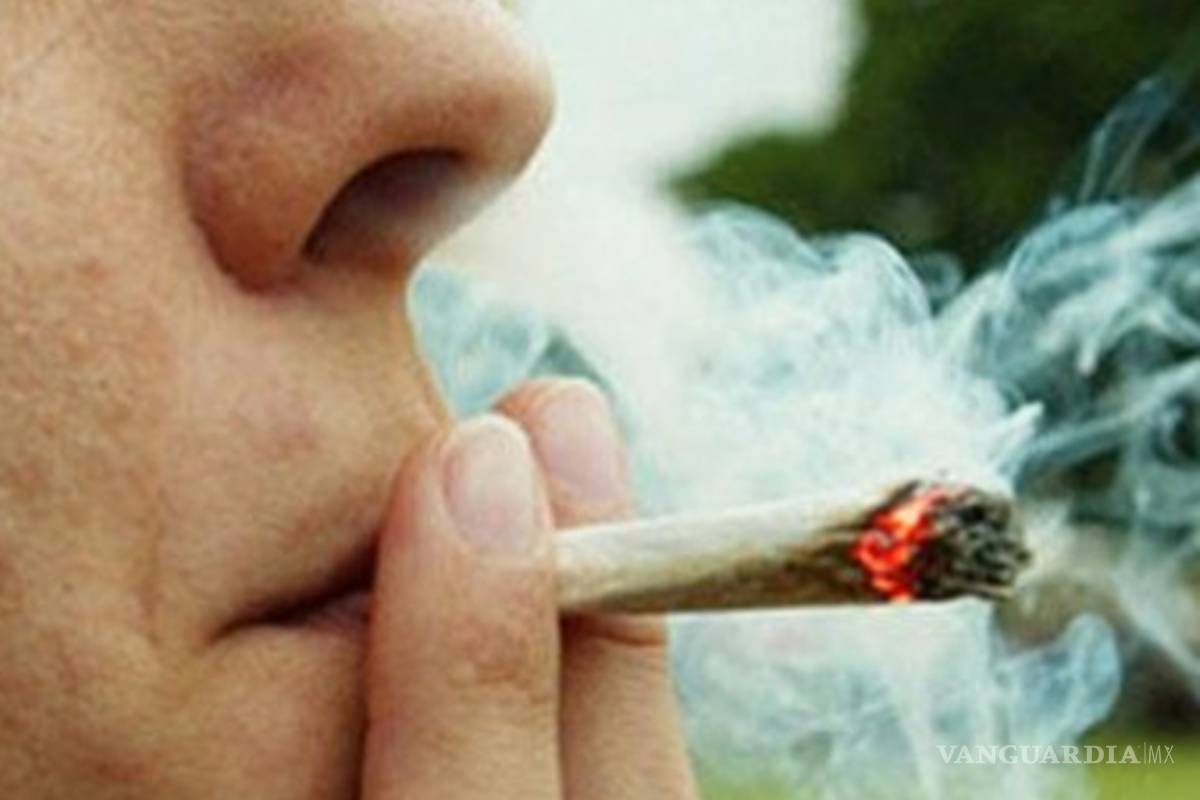 Fumar mariguana ayuda a dormir y reduce dolor