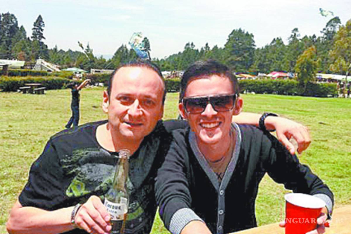 Revela Lalo España que es gay tras muerte de su pareja